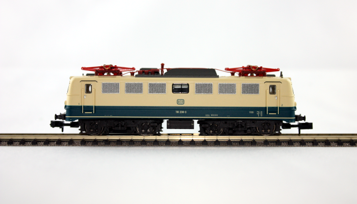 Baureihe 110 238-3 von Minitrix